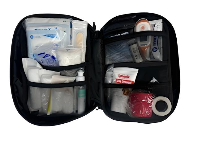 THE FOUR-LEGGED FIRST RESPONDER BAG