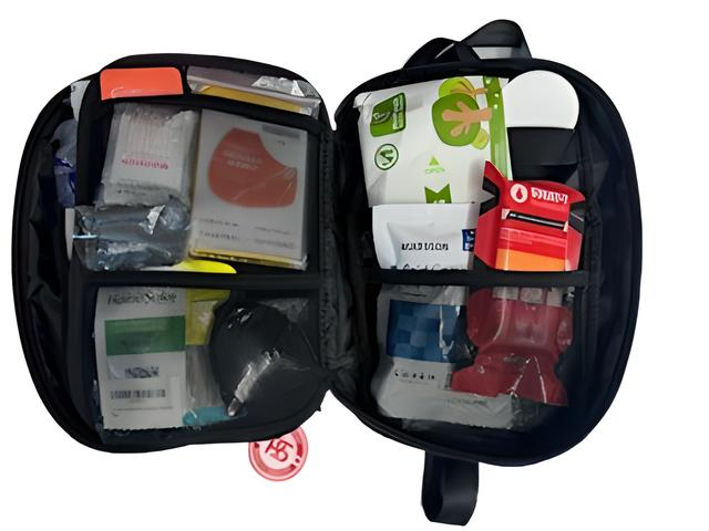 THE FOUR-LEGGED FIRST RESPONDER BAG